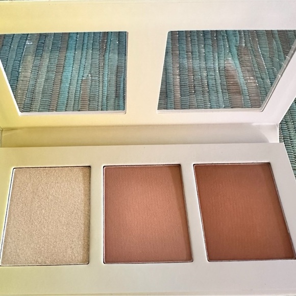 🔶SOLD🔶 Beauty Bakerie Lemon Bar Face Palette Contour Bronzer and Highlighter - Picture 4 of 7